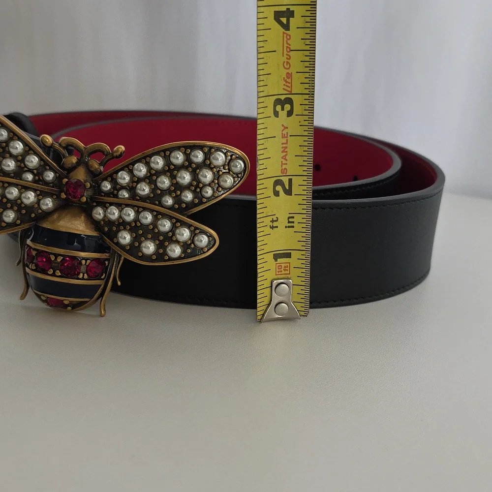 Gucci Black Leather Belt with Red Lined Interior and Pearl & Jewel Bee Buckle - Picture 2 of 6